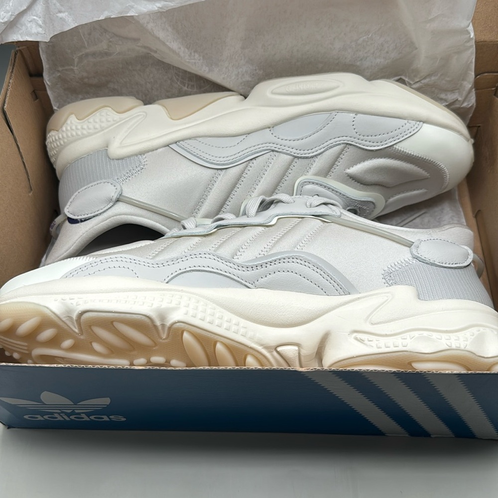 NWT! Adidas Ozweego Sneakers Men’s 11 Light Gray - Picture 11 of 12